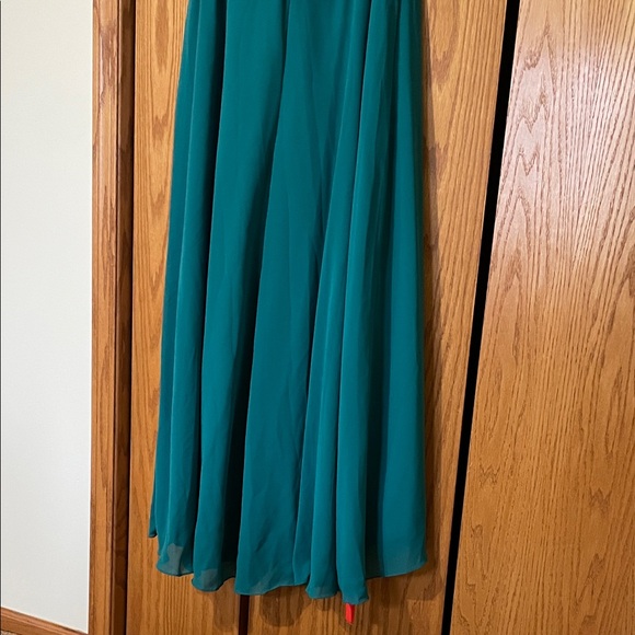 Elegant Sleeveless Wrap Dress - Picture 8 of 12
